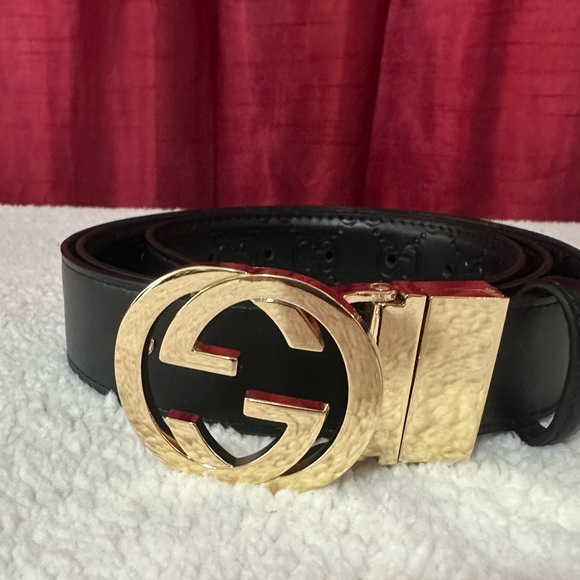 NWOT…Fashion Inspired Item (BELTS)
Reversible Belt
#23 - Picture 4 of 9